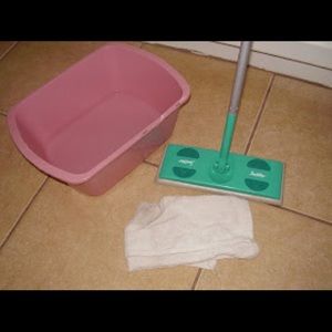 ISO want to buy blue/turquoise old model swiffers